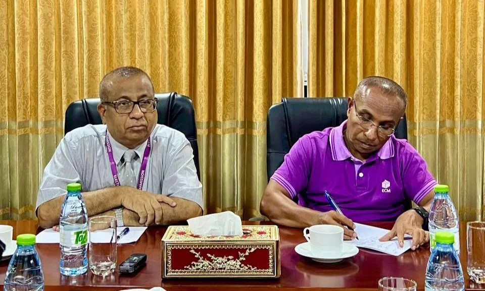 އެއްވެސް މީހެއްގެ ނަން ދެ ވޯޓު ފޮށީގައި ނޯންނާނެ ކަމުގެ ޔަގީންކަން އީސީން ދީފި!