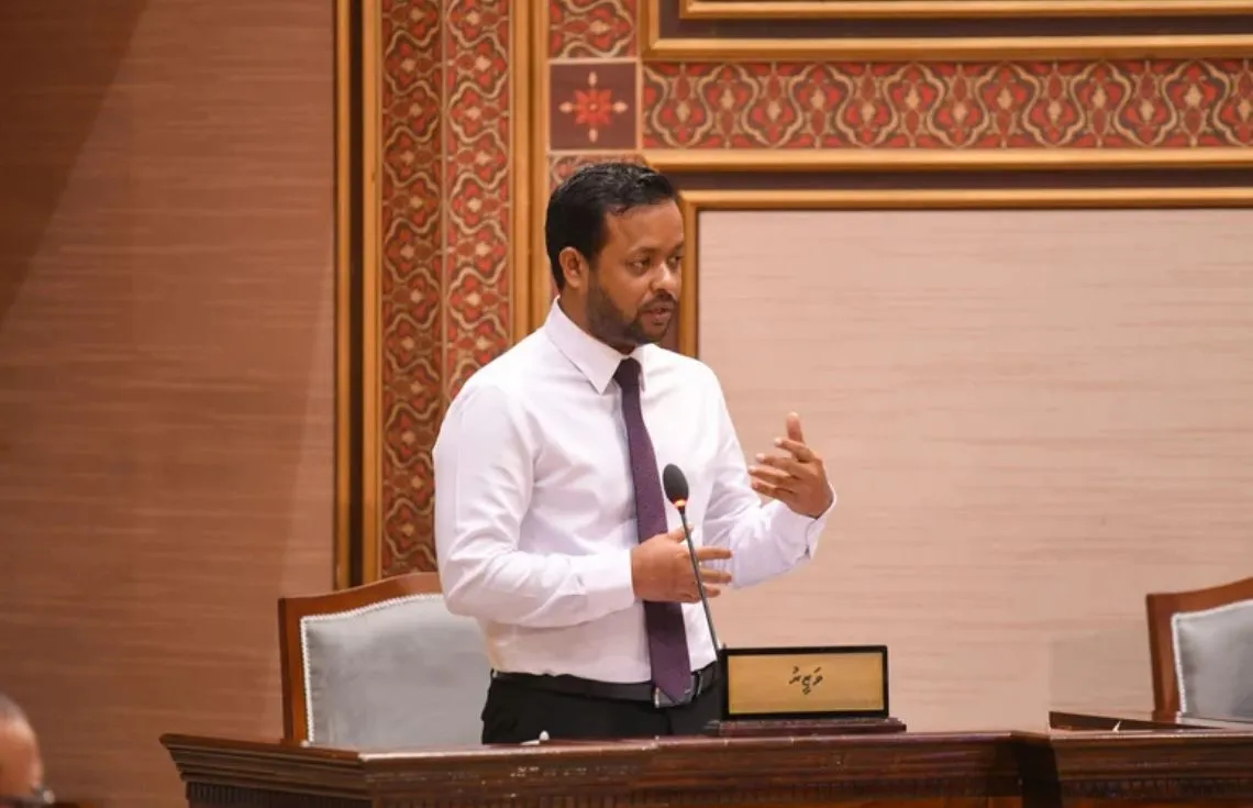 ވަޒީރު މުއްޠަލިބް މަޖިލީހުގައި