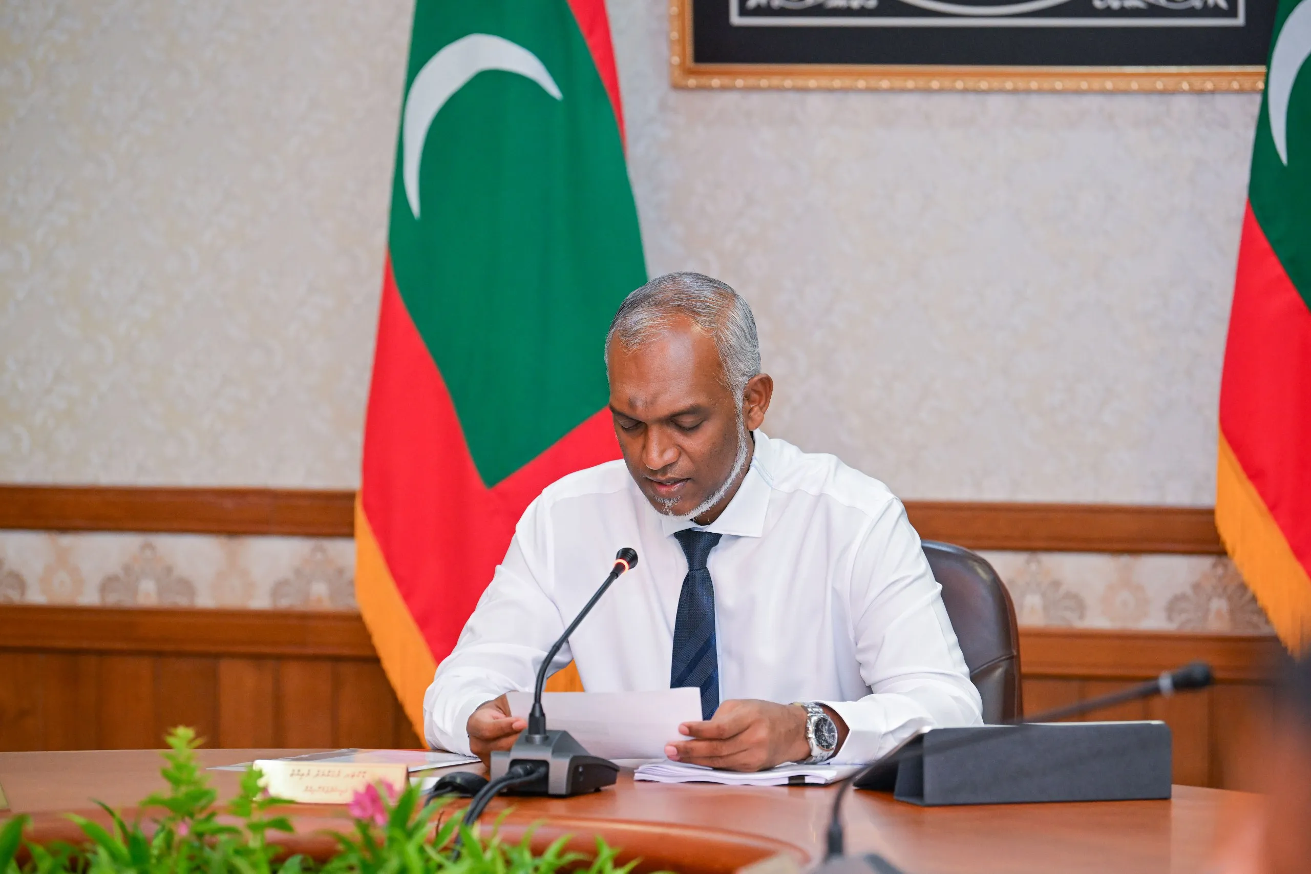 ތައިލޭންޑުގެ ރަސްގެފާނުގެ މަންމާފުޅު އަވަހާރަވުމާ ގުޅިގެން، ތައިލޭންޑުގެ ރަސްގެފާނަށް ރައީސުލްޖުމްހޫރިއްޔާ ތަޢުޒިޔާ ވިދާޅުވެއްޖެ