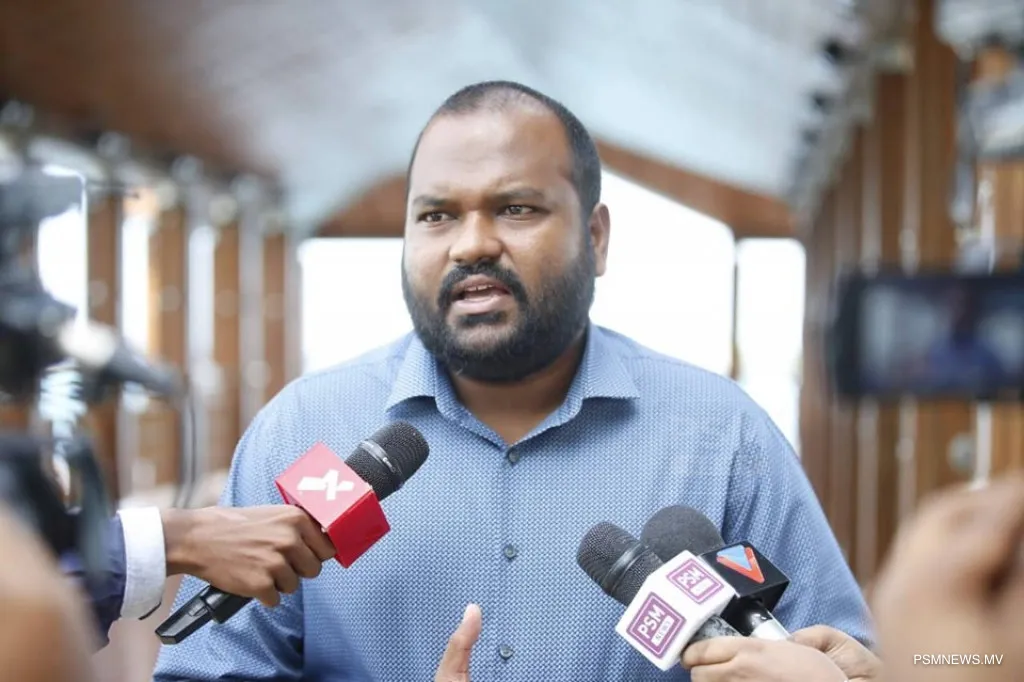 ވަކިވަރަކަށް ލާރި ހުރިއްޔާ އެފްއޭއެމްގެ ރައީސްކަމަށް އާދެވޭނެ: އަލީ ވަހީދު