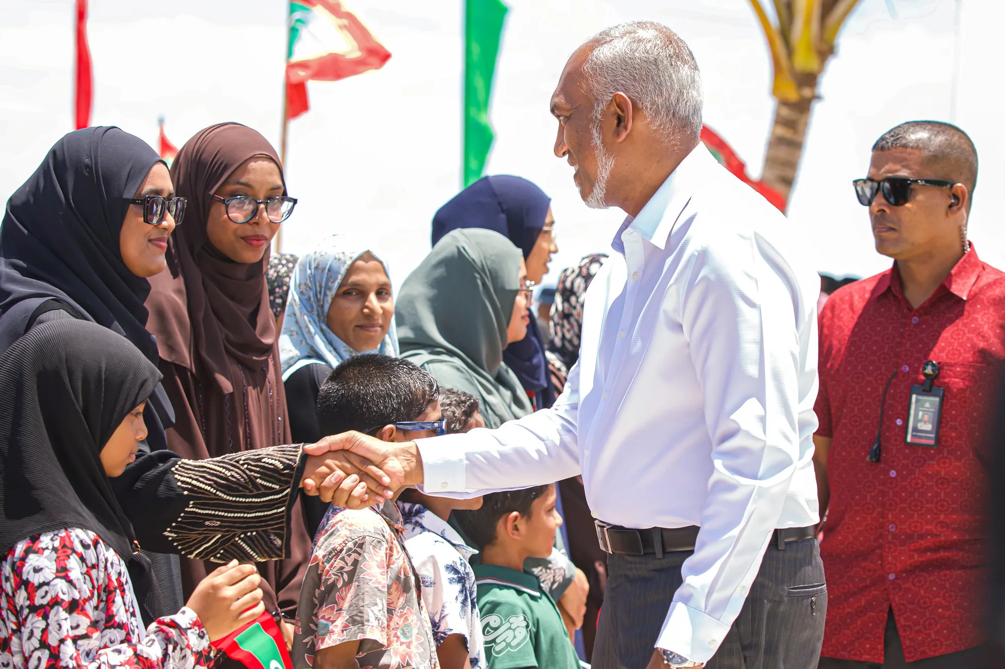 ރައީސް ޑޜ.މުއިއްޒު އއ.އަތޮޅަށް ކުރެއްވި ޒިޔާރަތުގެ ތެރެއިން..