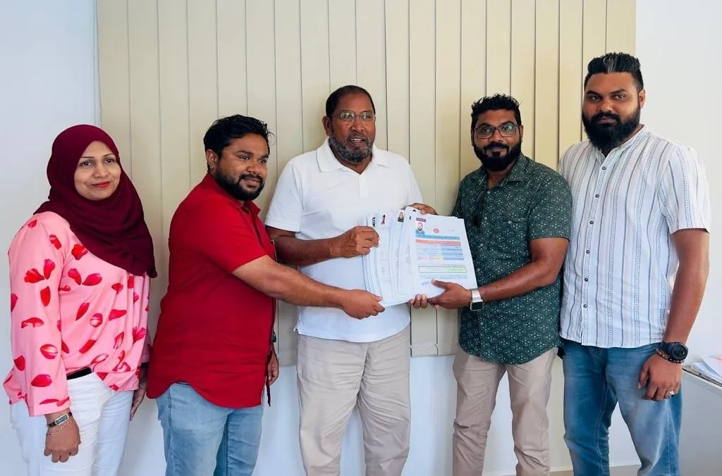 އެކި ދާއިރާތަކުން 300 އަށް ވުރެ ގިނަ މީހުން ޖޭޕީއާއި ގުޅިއްޖެ