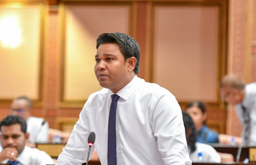 ކެނދިކުޅުދޫ ދާޢިރާގެ މެމްބަރ އަހްމަދު އީސަ