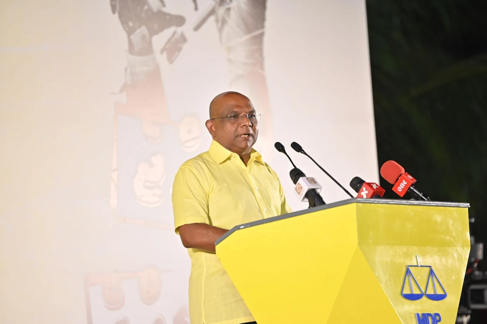 ”މުޅި ދުނިޔެ ބަންދުވެފައި އޮތް އިރުވެސް އެމްޑީޕީ ސަރުކާރުން ރައްޔިތުން ކައިރި ހިތި ބޭސް ބޯން ބުނިތޯ“