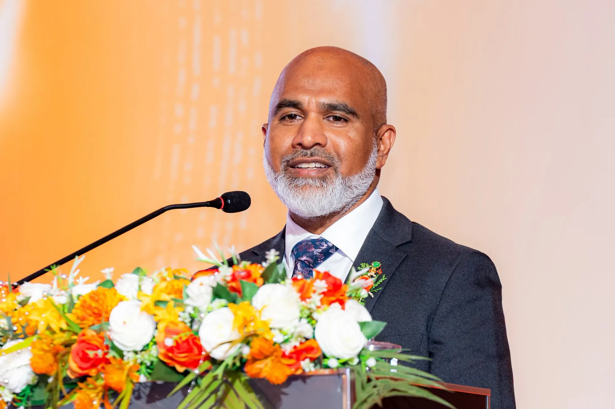 ދަރިވަރުން މުދައްރިސުންނަށް އިހްތިރާމްކުރުން އޮތީ، ބެލެނިވެރިން ދޭ ތަރުބިއްޔަތަކުން: ތައުލީމާ ބެހޭ ވަޒީރު