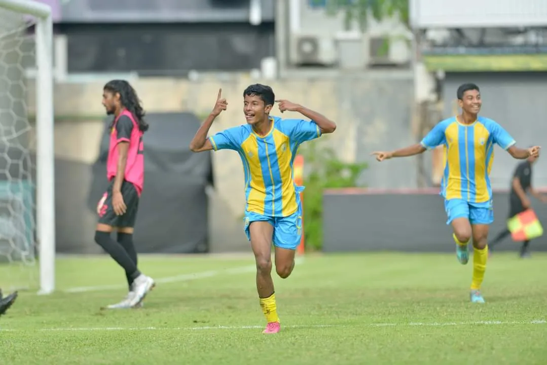 ވެލެންސިއާ އަތުން ޔުނައިޓެޑް ވިކްޓަރީއަށް އުނދަގޫ މޮޅެއް