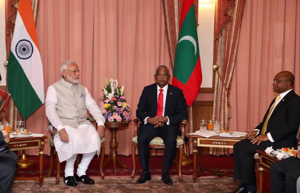 އިންޑިއާގެ ބޮޑުވަޒީރު މޯދީ އާއި ކުރީގެ ރައީސް ސޯލިހުއާއި އެމްޑީޕީގެ ޚާރިޖީ ވަޒީރު ޝާހިދު: ފޮޓޯ:/ޓްވިޓަރ