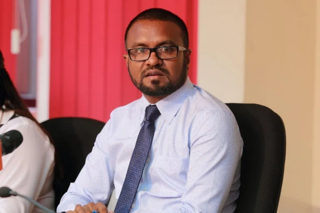 މިސަރުކާރުން މަސްވެރިންނާއި އޮޑިވެރިން މަގުމަތިކޮށްފި: މުހުތާޒު