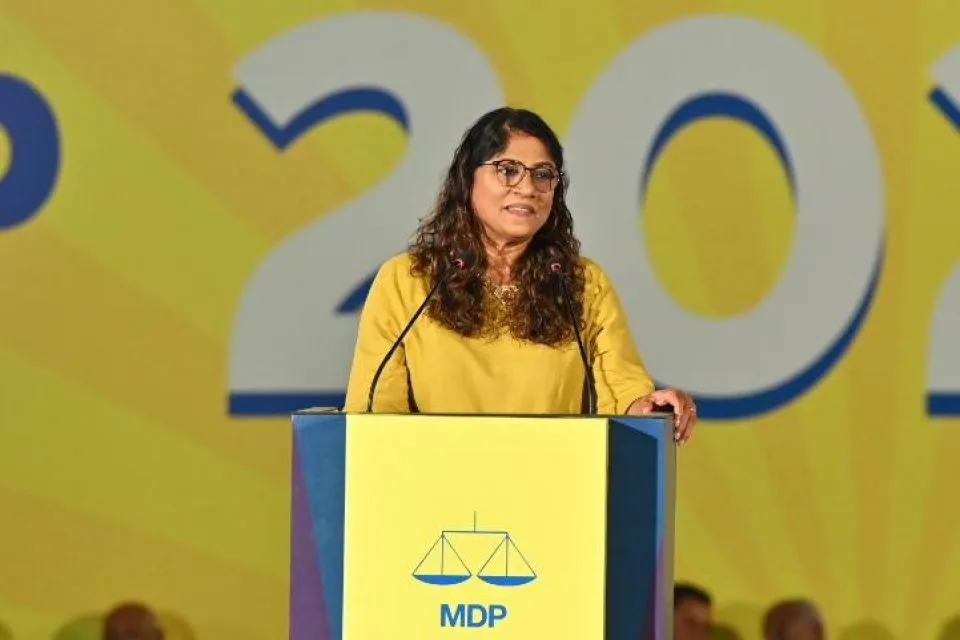 ފާޑުވިދާޅުވަމުންގޮސް، މުޢިއްޒު ވަޑައިނުގަންނަވާ ރަށްރަށަށް ވަޑައިގެންނެވި ކަމަށް ވިދާޅުވެ މާރިޔާ އިތުރުފުޅު ހައްދަވައިފި!
