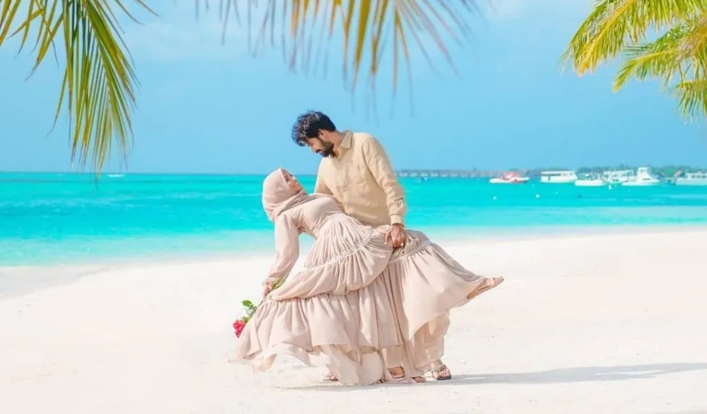 ދެ ފަތުުވެރިއަކު ރާއްޖޭގައި