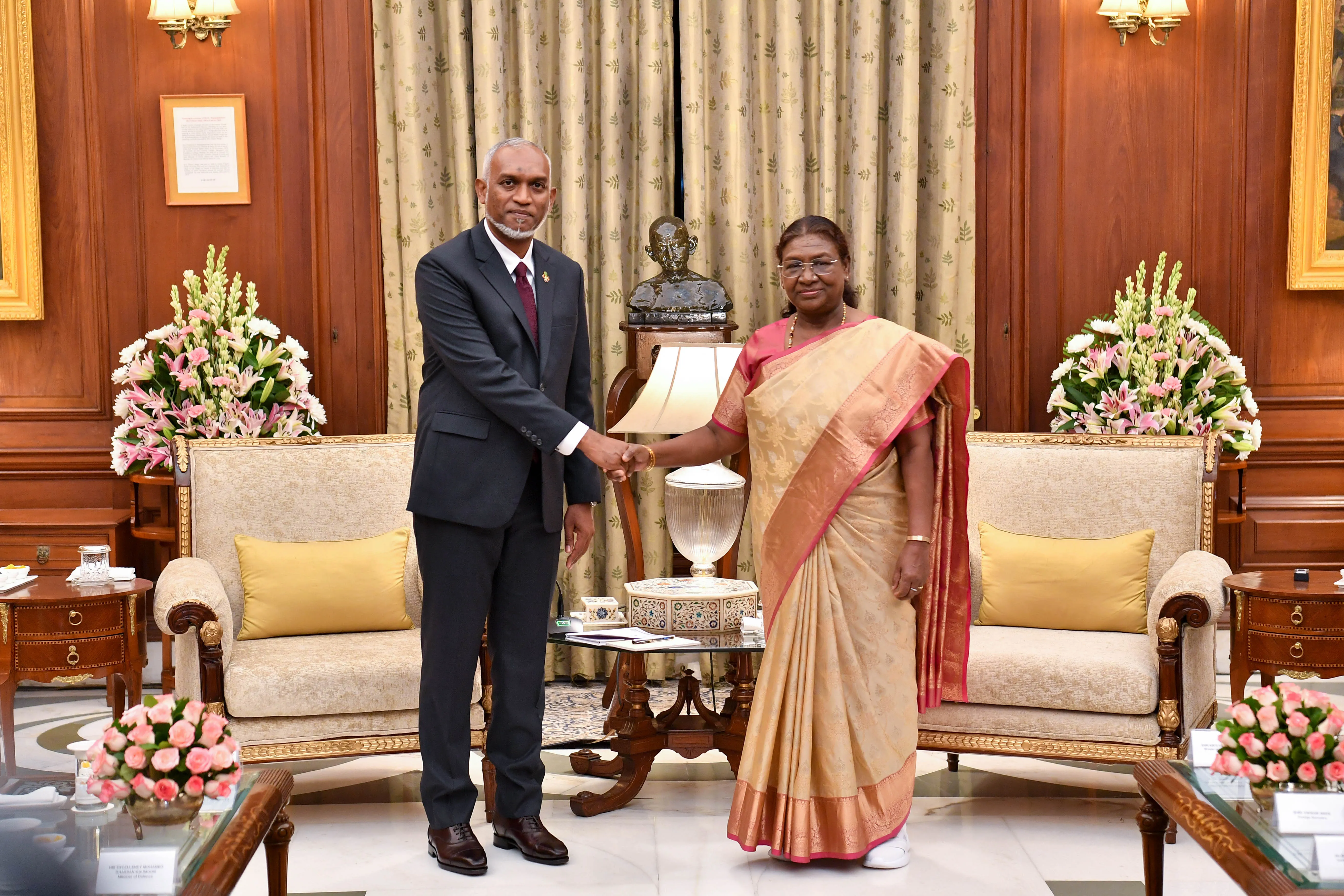 އިންޑިއާގެ ރައީސަށާއި ބޮޑު ވަޒީރަށް ރައީސުލްޖުމްހޫރިއްޔާ ތަޙްނިޔާ ފޮނުއްވައިފި