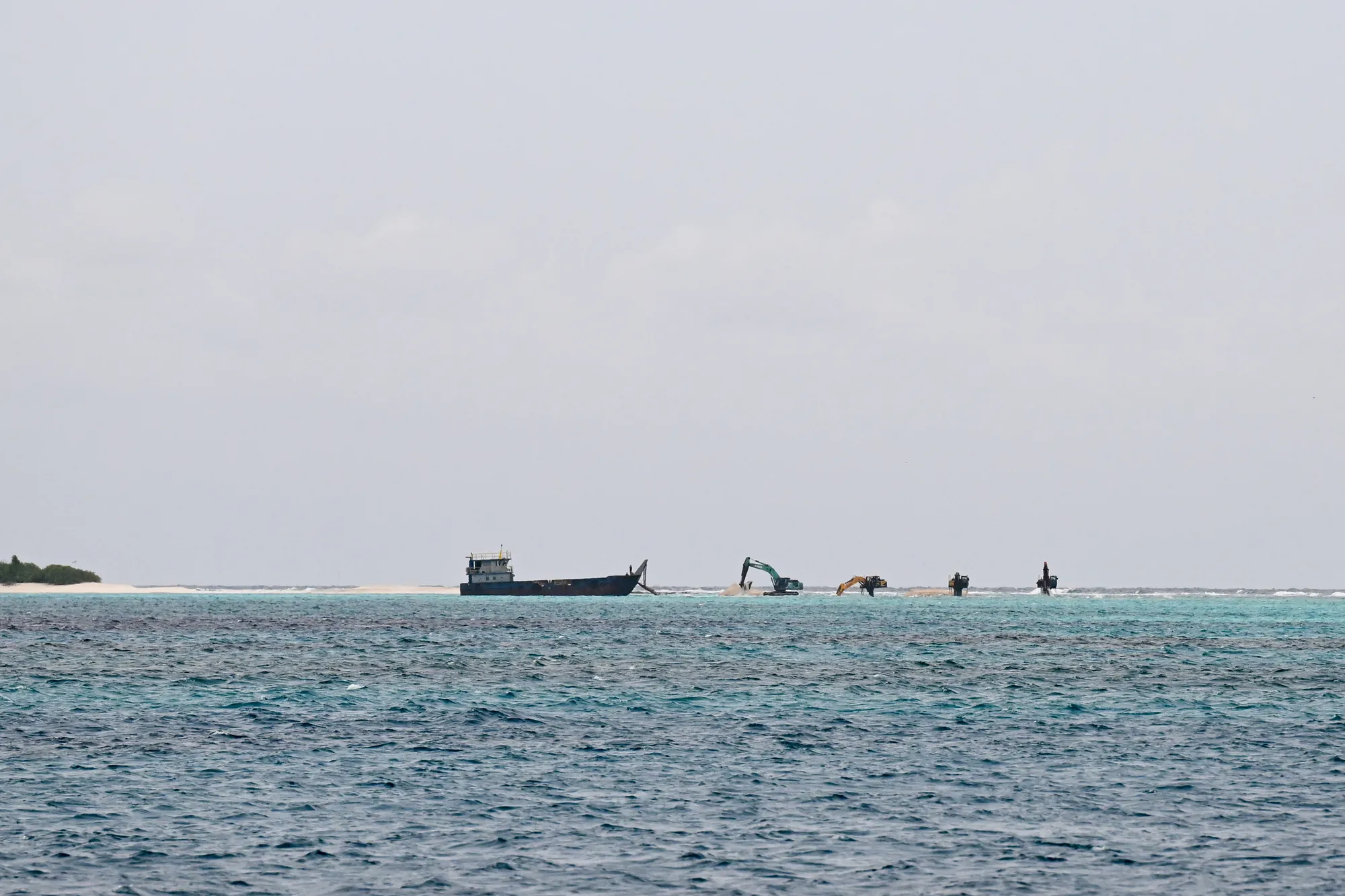 ބިން ހިއްކަން އިތުރު ދެ ޑްރެޖަރު ގެންނަނީ، އެއާޕޯޓްތައް ތާރީޚަށް ނިމޭނެ: ރައީސް