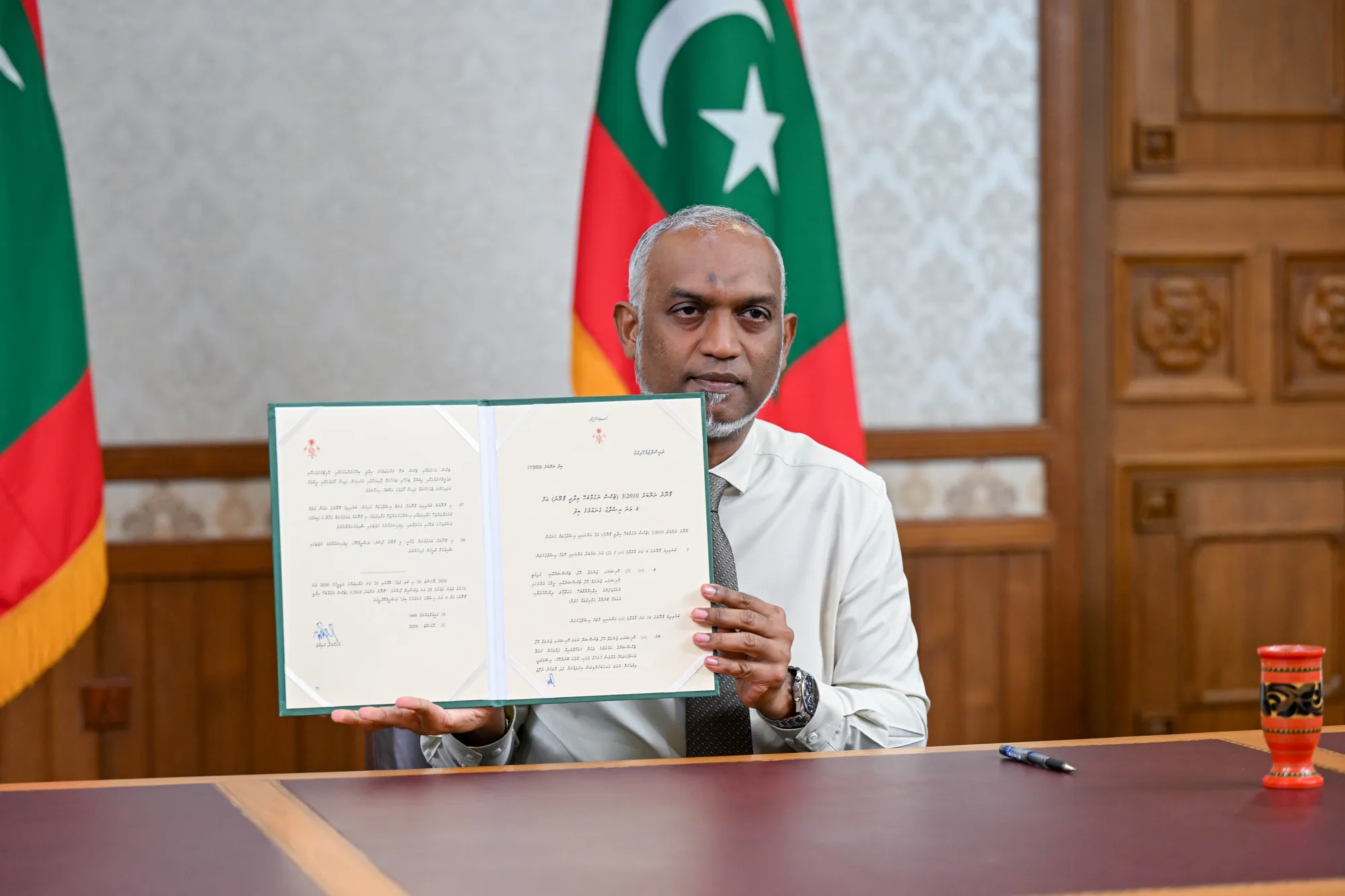 ރައީސް ބިލް ތަސްދީގު ކުރައްވަނީ -- ފޮޓޯ: ރައީސް އޮފީސް
