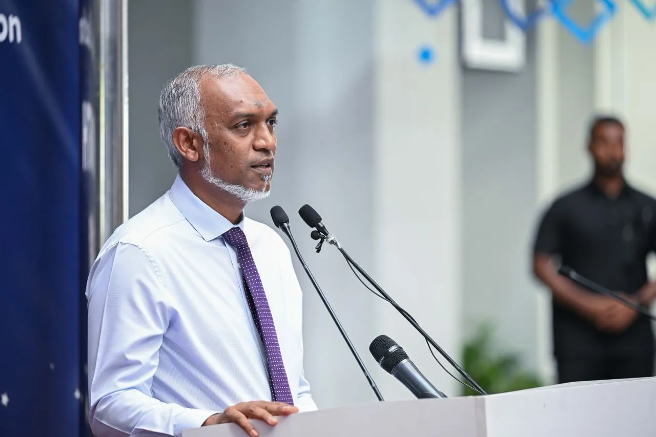 ރައީސުލްޖުމްހޫރިއްޔާ ޑޮކްޓަރ މުޙައްމަދު މުޢިއްޒު