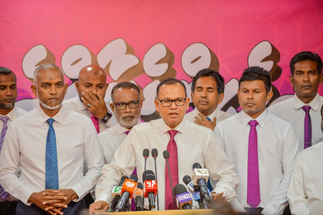 މައިނޯރިޓީ ލީޑަރުކަން ގެއްލުނަސް ސަރުކާރު ޖަވާބު ދާރީކުރުވުމުގެ މަސައްކަތް ކުރާނަން: ޝަރީފް