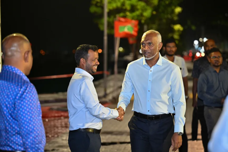 ރައީސް ޑރ. މުޢިއްޒަށް އިންޖިނިއަރިންގ އެވޯޑެއް ދޭ ވާހަކައަކީ ކަނޑައެޅިގެން ދޮގެއް: މިނިސްޓަރު މުއްޠަލިބް