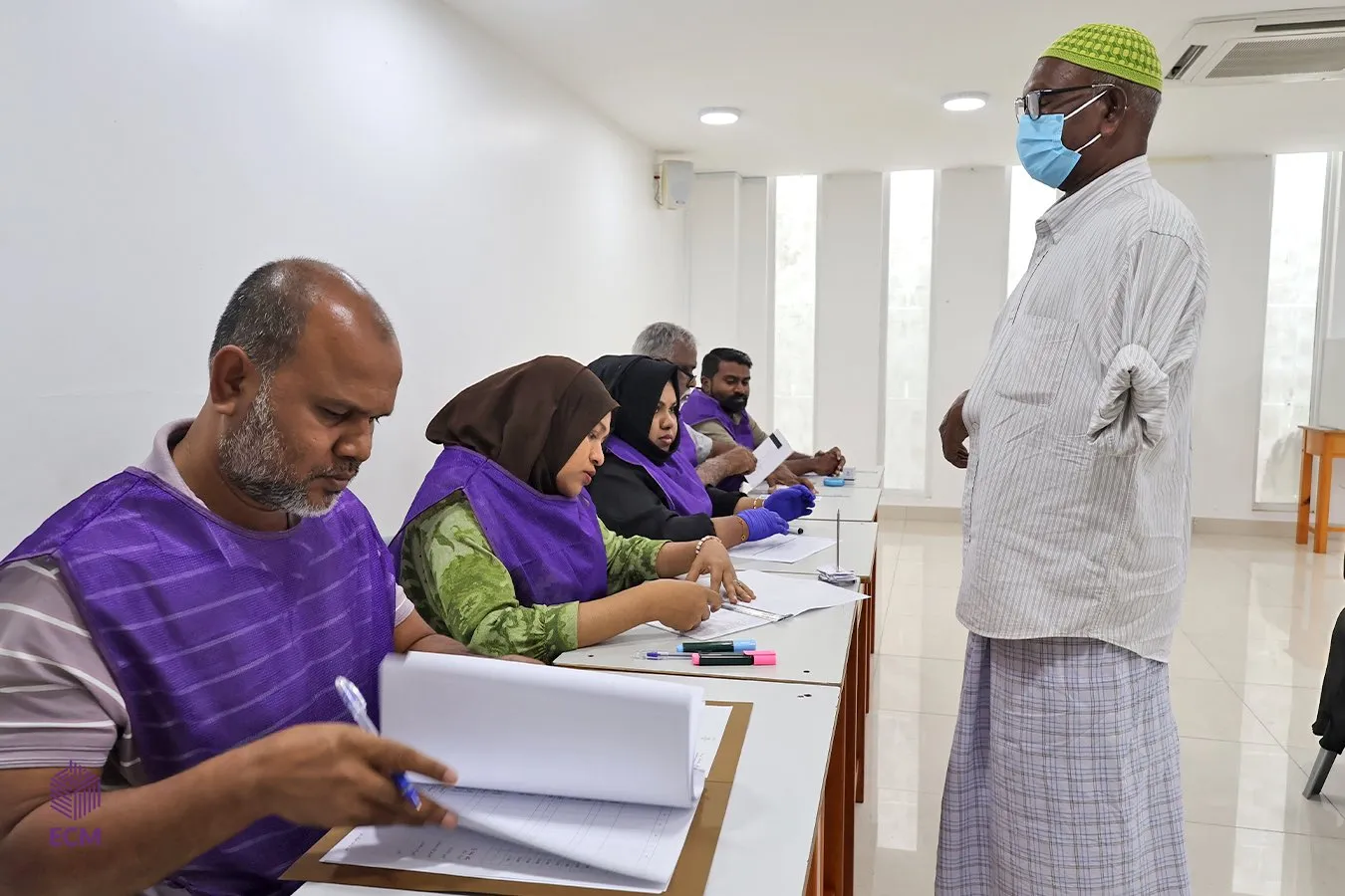 ވޯޓުލުން ފެށިގެން ކުރިއަށް - ފޮޓޯ: އިލެކްޝަންސް