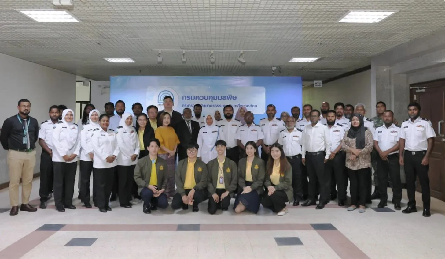 ރާއްޖޭގެ ނުރައްކާތެރި ކެމިކަލްތަކާއި ކުނި ބެލެހެއްޓުމުގައި މަސައްކަތްކުރާ އޮފިޝަލުން ތައިލެންޑަށް