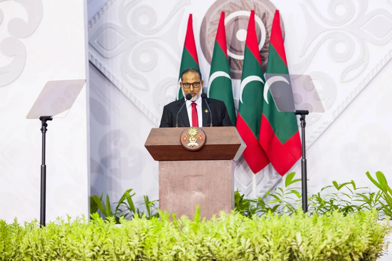 އިންސާނަކު އިންސާނަކަށް އަޅުވެތިވުމަށްވުރެ ބޮޑު ނިކަމެތިކަމެއް ކުރިމަތިނުވާނެ: އިމްރާން