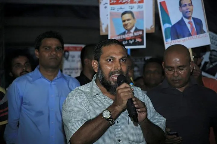 "ލީޑަރުން" ކަންކުރާ ގޮތަކީ އެއްވުންތަކުގައި ރައްޔިތުން ލައްވާ ގޯސް ހަދާފަ ފިލުން: އިމްރާން