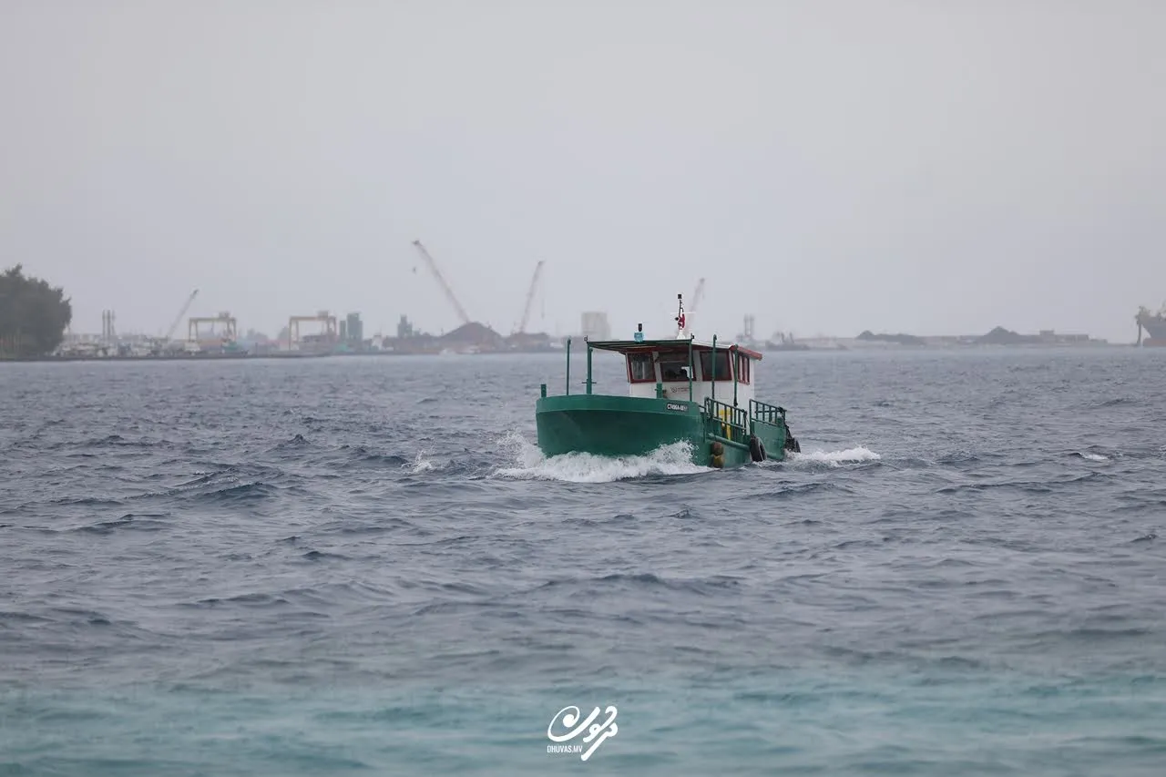 މޫސުމަށް ސަމާލުވުމަށް މެޓުން އިލްތިމާސް ކުރޭ -- ދުވަސް ފޮޓޯ