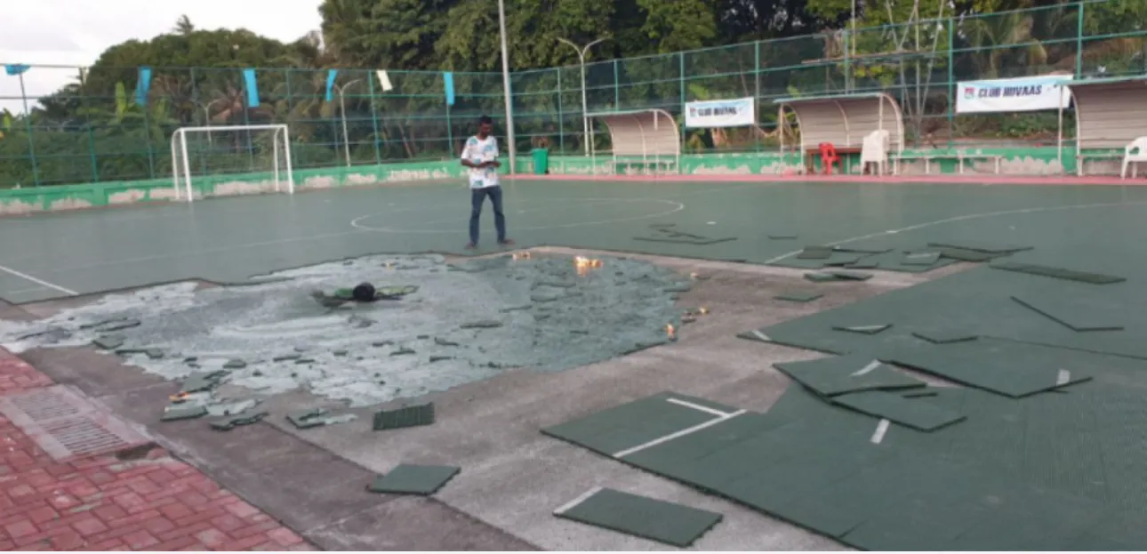 ނޮޅިވަރަމް ފުްޓަސަލް ދަނޑުގައު ރޯކޮށްލާފައި: ފޮޓޯ/ ފޭސްބުކު
