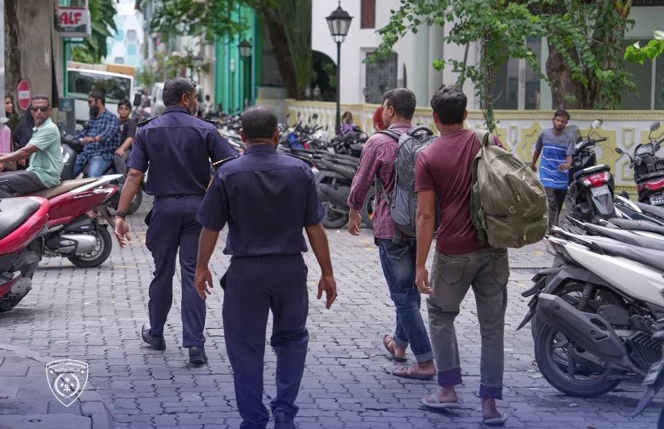 ޤަވާއިދާ ޚިލާފަށް އުޅުނު 22 ބިދޭސީއަކު އިމިގްރޭޝަންގެ ބެލުމުގެ ދަށަށް