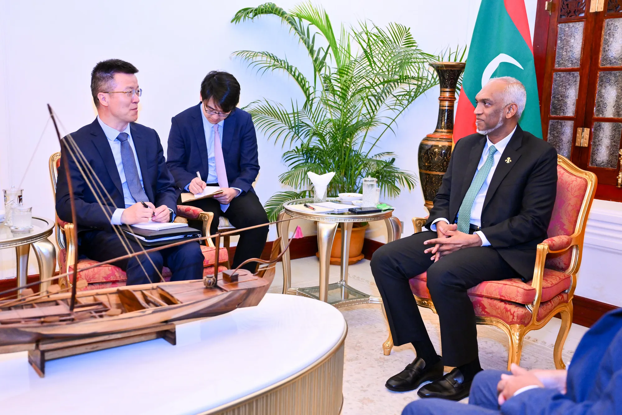 ޗައިނާއާ ރާއްޖޭގެ އިޤުތިޞާދީ ގުޅުން އައު ހަރުފަތަކަށް ގެންދިއުމަށް މަޝްވަރާކޮށްފި