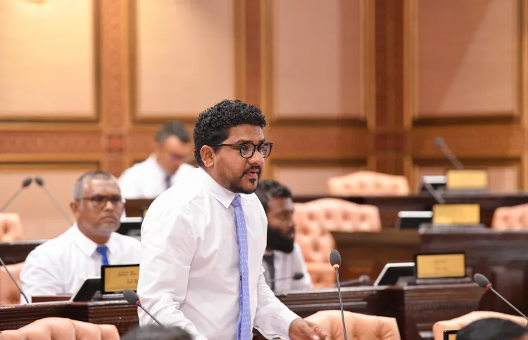 ކެންދޫ ދާއިރާގެ މެންބަރު މައުރޫފް ޒާކިރު: ފޮޓޯ/ މަޖިލިސް