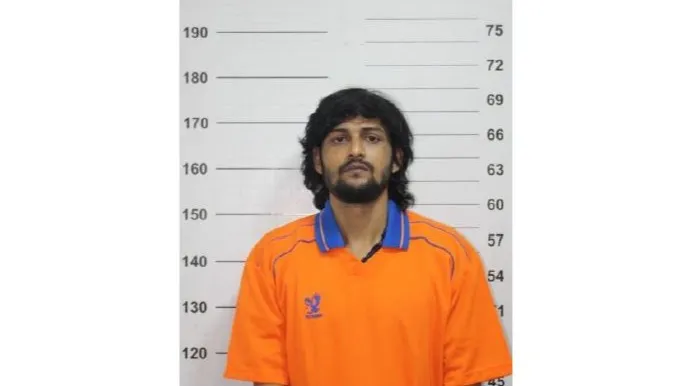 ހުޅުމާލޭ ހޮސްޕިޓަލުން ފިލި ގައިދީ ހޯދައި، އަނބުރާ ޖަލަށް