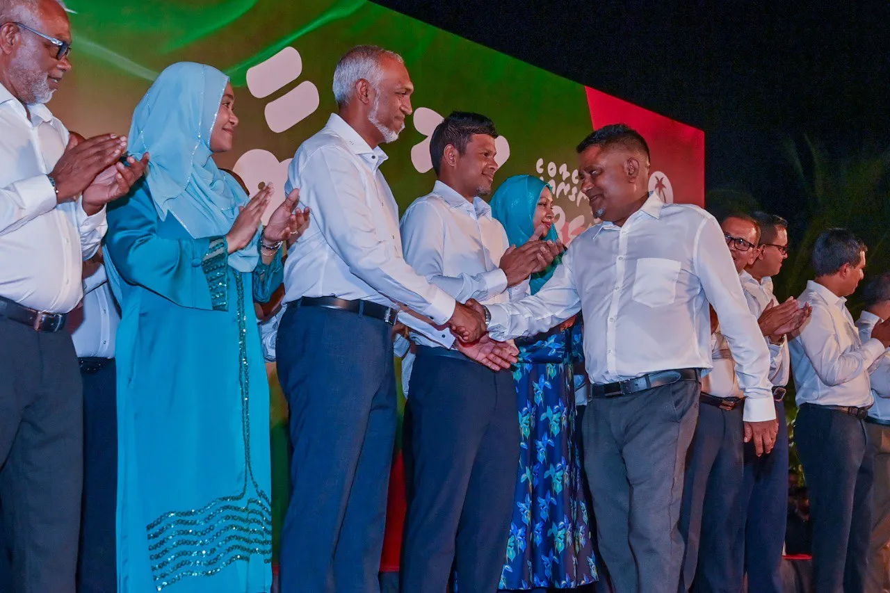 އަމިއްލަ ގޮތުން ނައިފަރު ދާއިރާއަށް އިންތިހާބުވި ޔާސީން ޕީއެންސީއަށް ސޮއިކޮށްފި