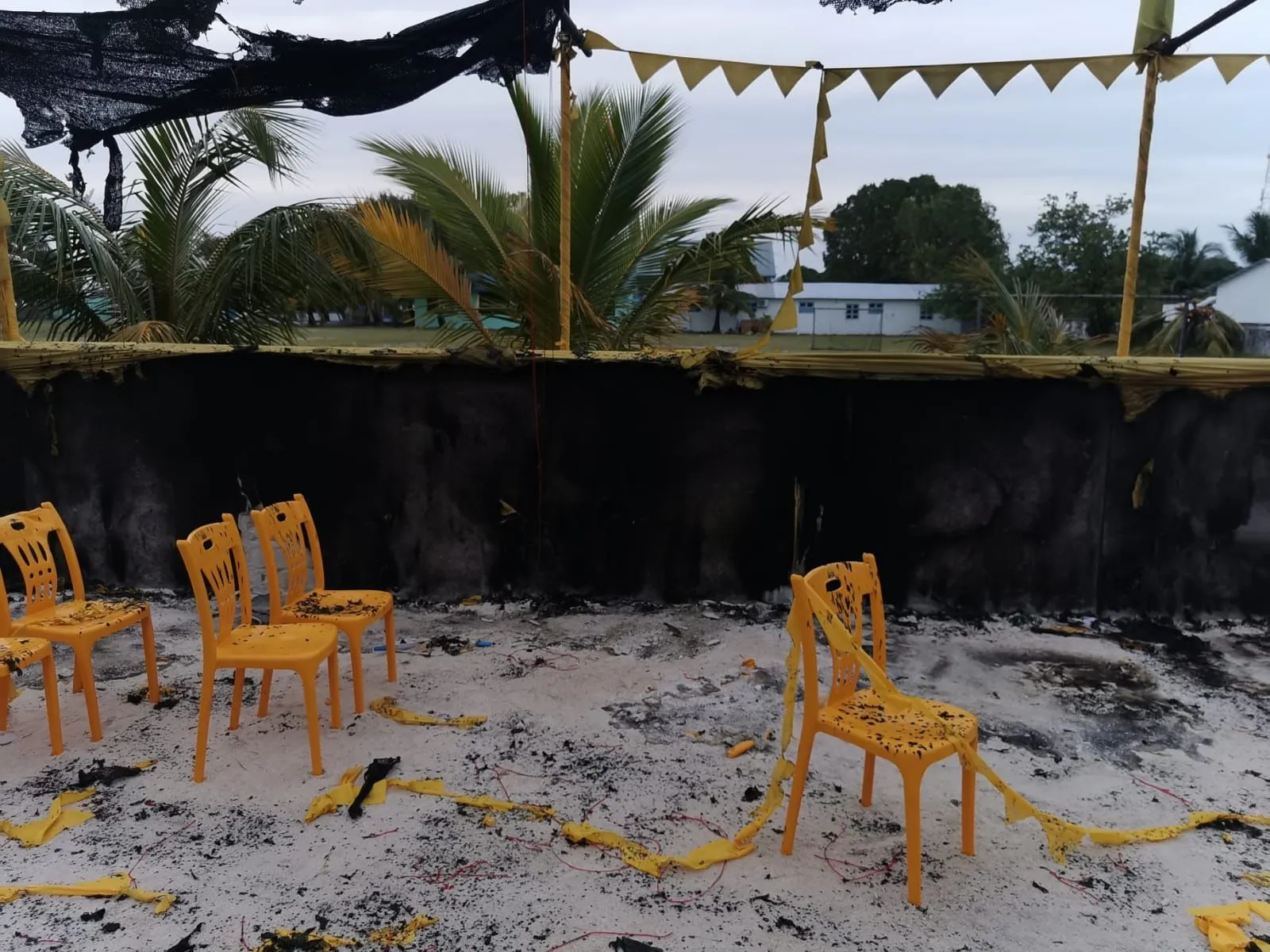 ކެމްޕޭނު ޖަލްސާއަށް ތައްޔާރުކޮށްފައި އޮތް މަޑަވެލި ޖަގަހައިގައި ރޯކޮށްލައިފި