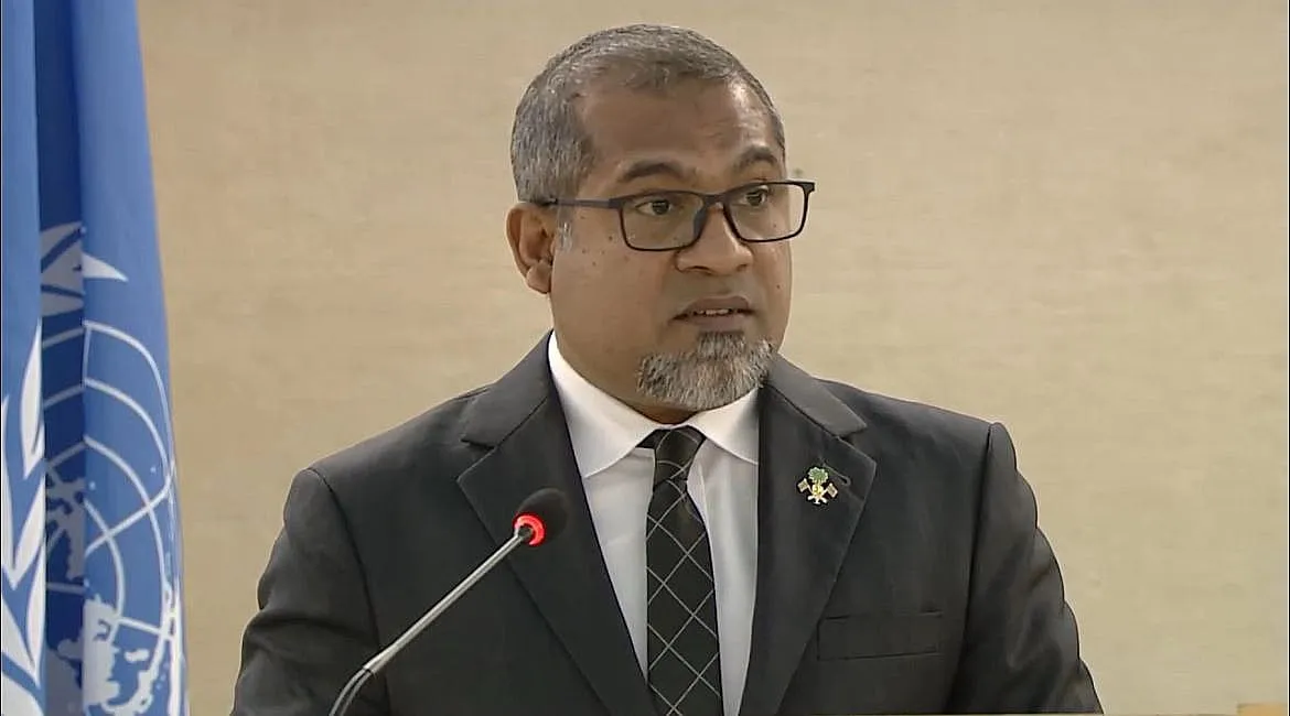 ޚާރިޖީ ވަޒީރު އަބްދުالله ޚަލީލް: ފޮޓޯ/ ރައީސް އޮފީސް