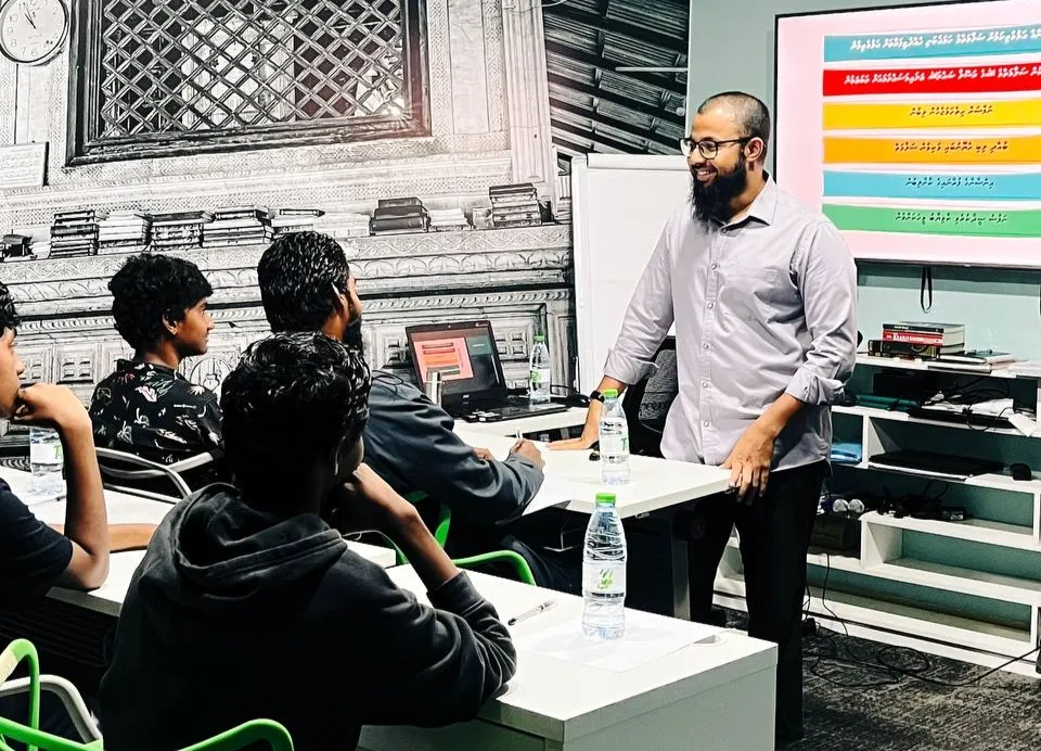 އެޑިކްޝަންސް ތަކުން ދުރުވާނެ "ޕްރެކްޓިކަލް ޓިޕްސް" ހިމެނޭ ޕްރޮގްރާމެއް!