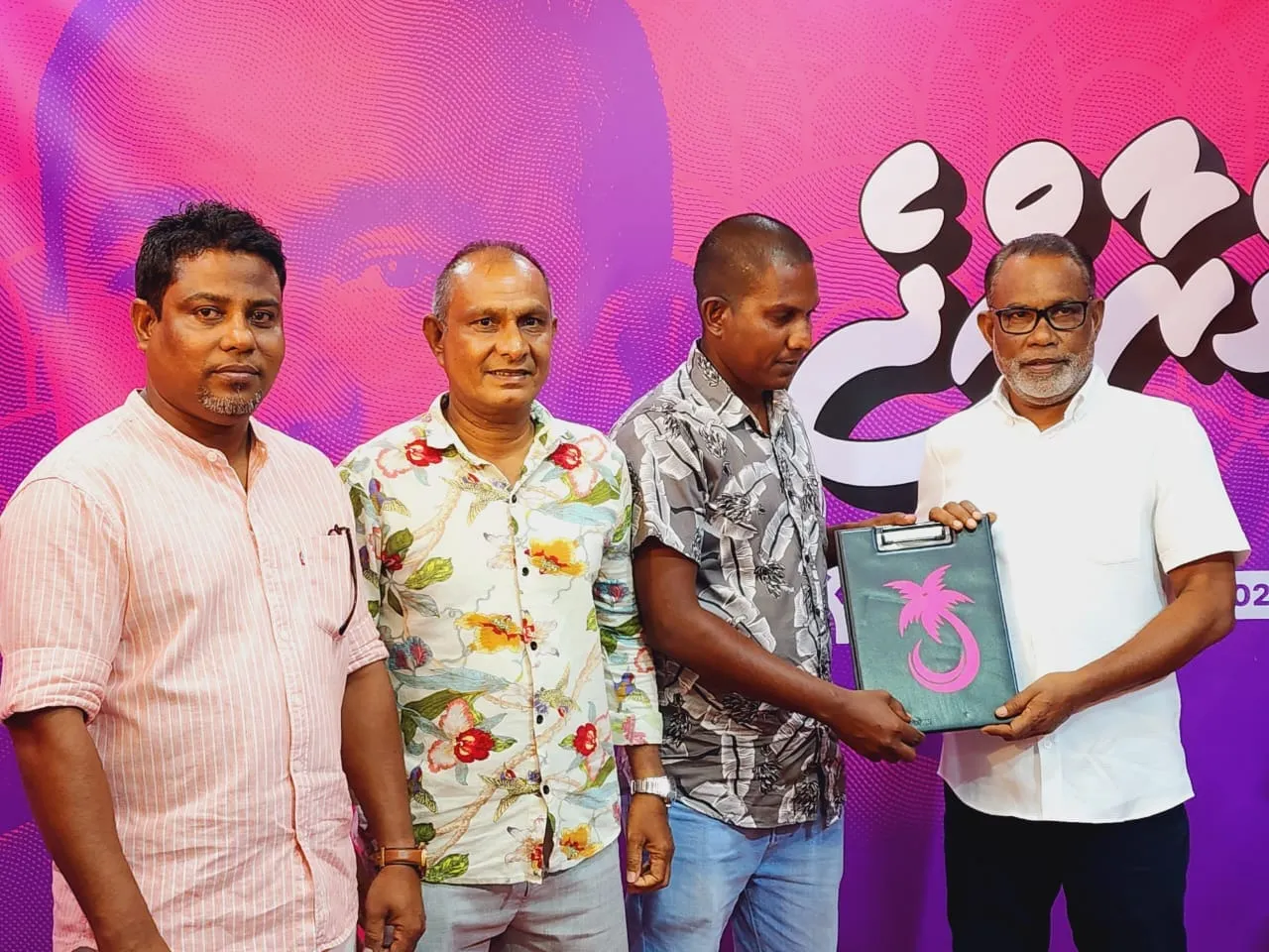 ޅ އަތޮޅުން 100 މީހަކު ޕްރޮގްރެސިވް ކޯލިޝަނާއި ގުޅިއްޖެ
