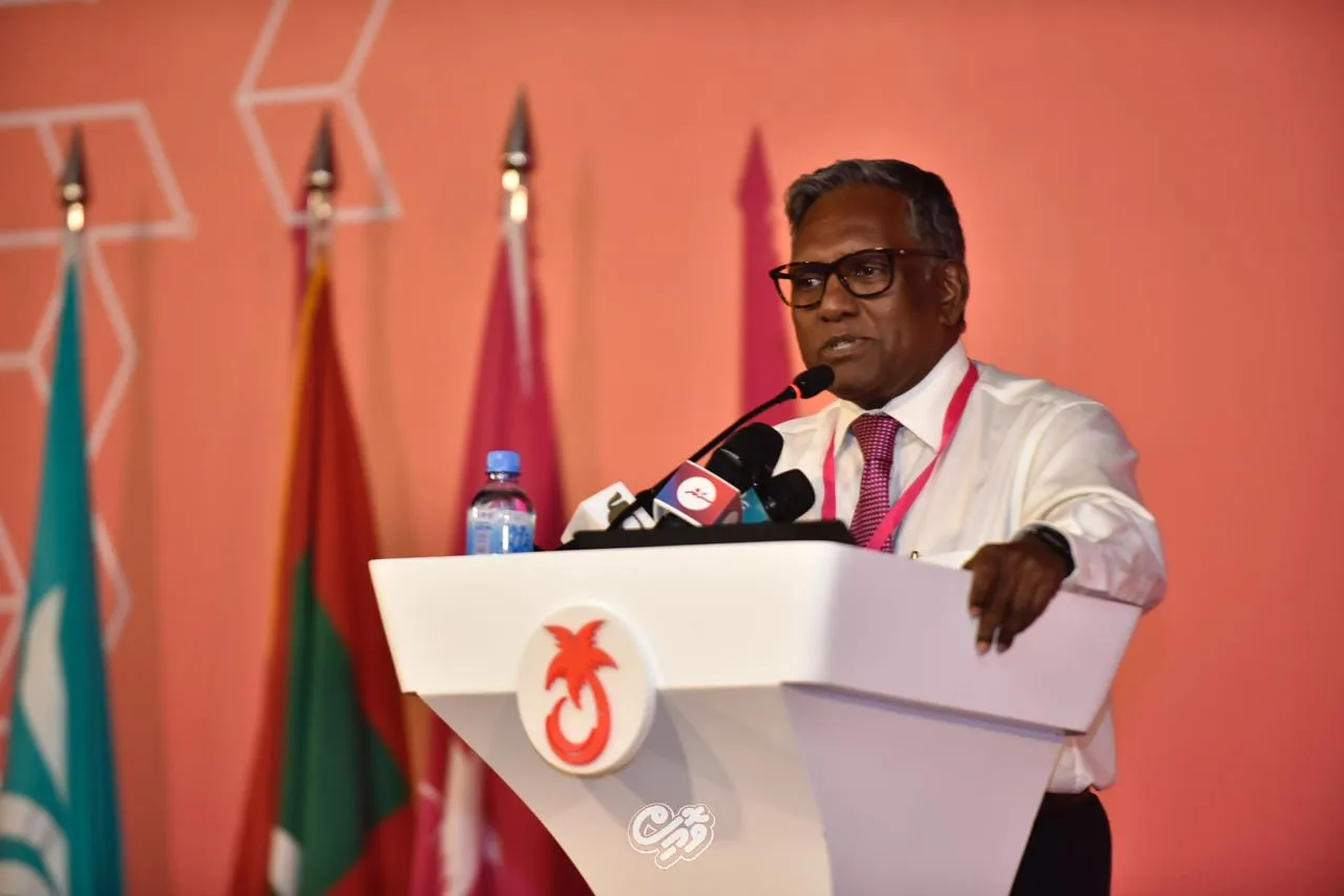 މިނިވަން ޚާރިޖީ ސިޔާސަތެއް ތަންފީޒު ކުރެވޭނީ ލީޑަރުންނަކީ ކެރޭ ބަޔަކަށް ވެގެން: ޑރ ވަހީދު