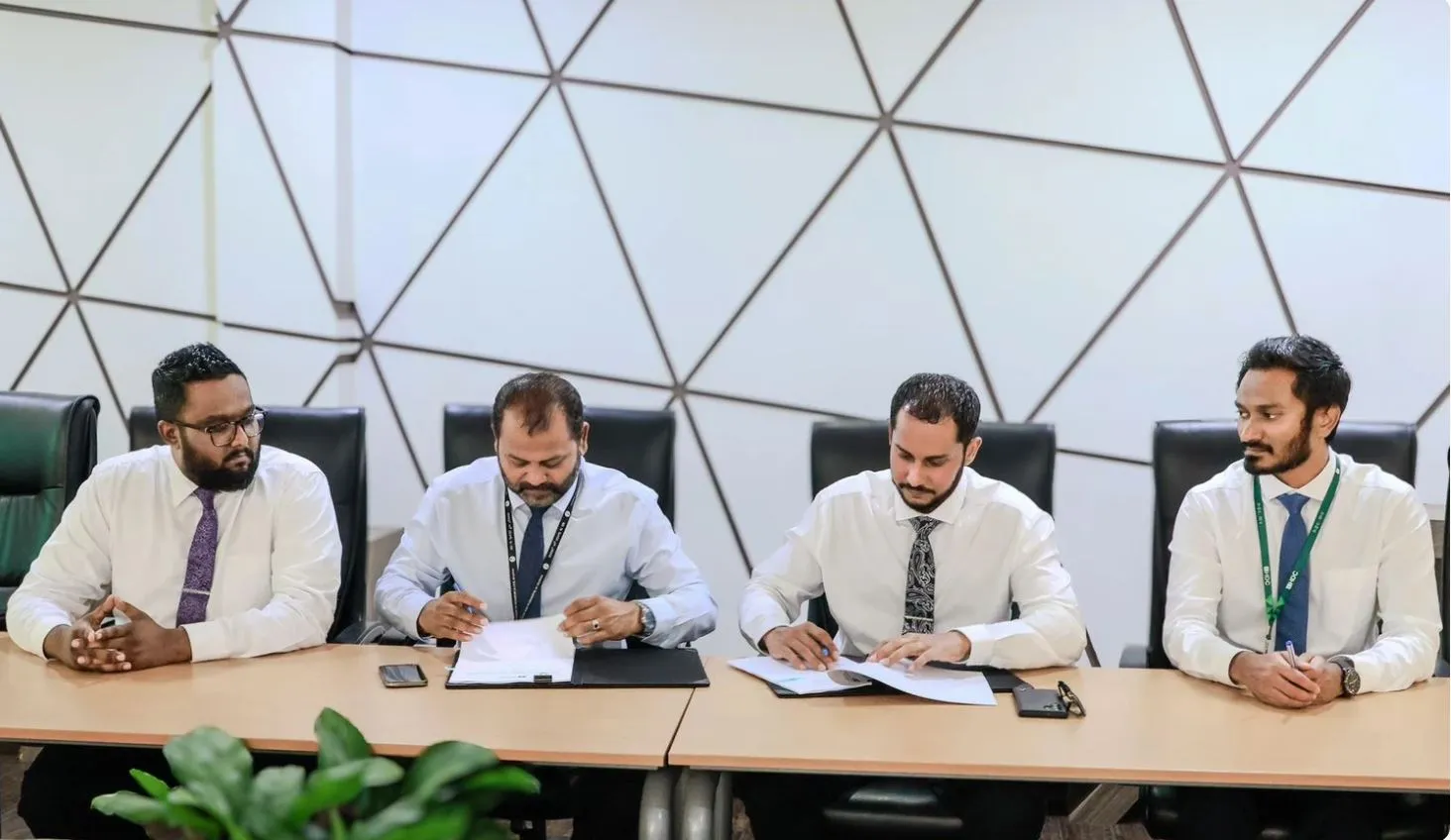 ހުޅުމާލޭގައި ވަގުތީ ޕާކިންގ ޒޯނެއް ޤާއިމުކުރުމަށް އެއްބަސްވުމަގައި ސޮއިކޮށްފި