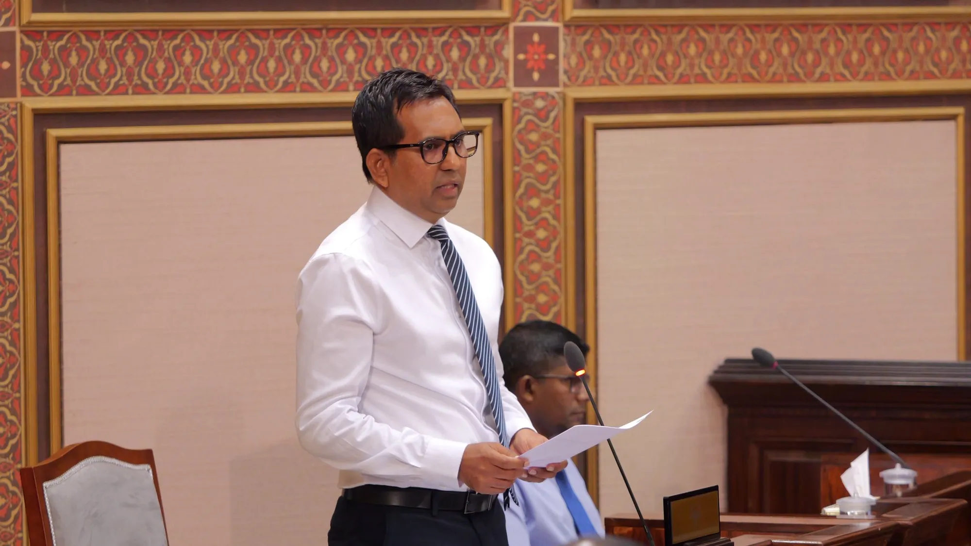 އިގްތިސާދީ ތަރައްގީއާއި ބެހޭ ވަޒީރު މުޙައްމަދު ސަޢީދު މިއަދުގެ މަޖިލީހުގައި -- ފޮޓޯ: މަޖިލިސް