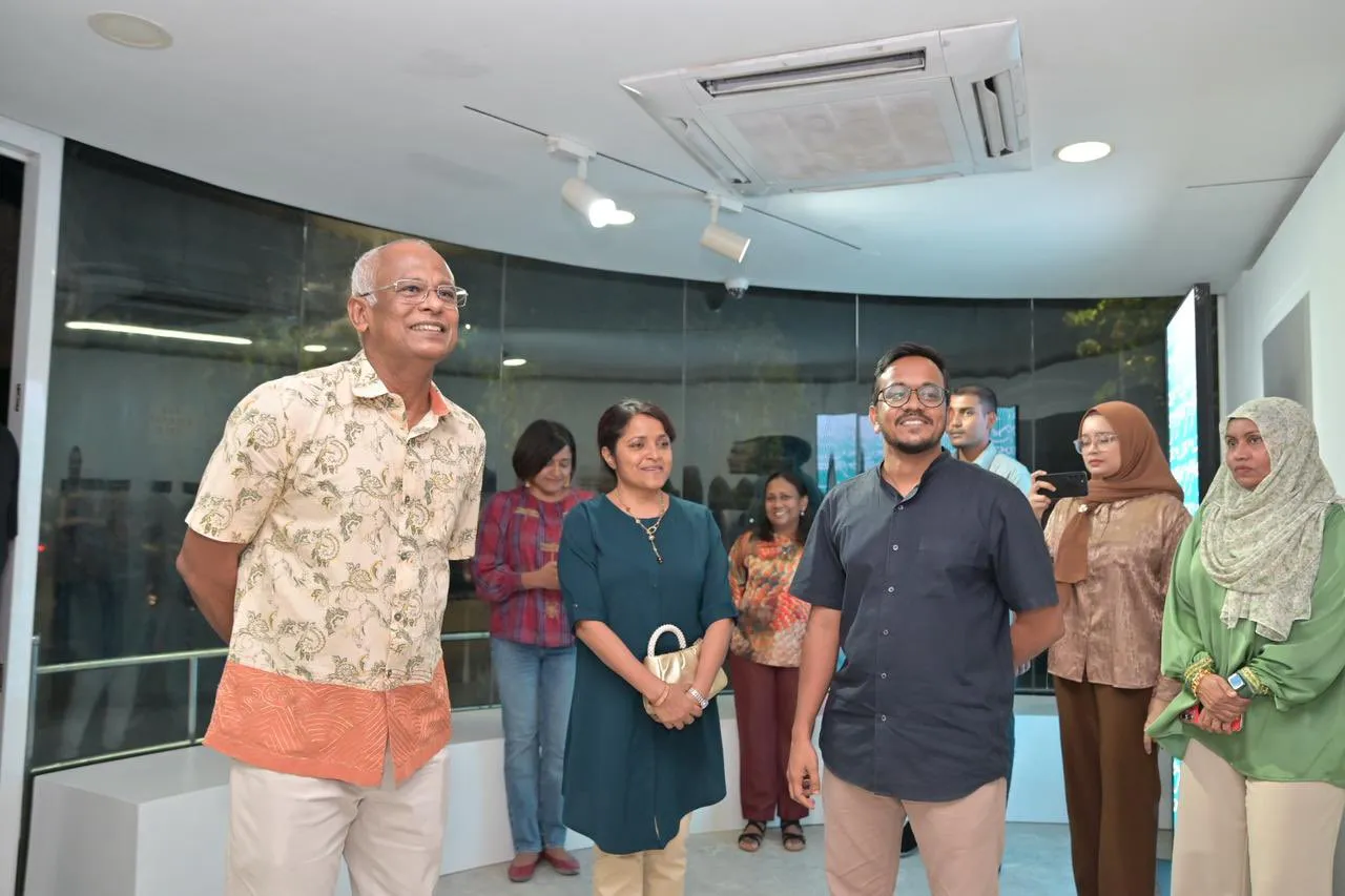 ރައީސް މައުމޫންގެ ފޮންޓް ދައްކާލުމަށް ބޭއްވި މައުރަޒުގައި ރައީސް ޞާލިޙް: ފޮޓޯ/ ރައީސް ޞާލިޙް