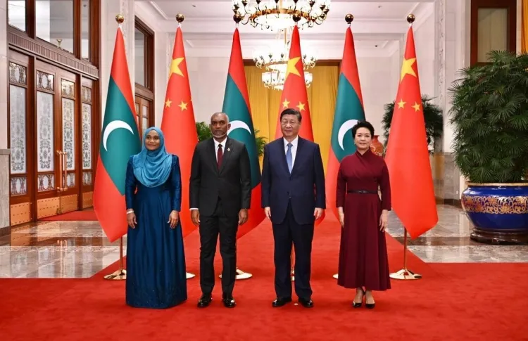 ރައީސް ޑރ.މުއިއްޒުގެ ދެކަނބަލުން ޗައިނާއަށް ކުރެއްވި ދަތުރުފުޅުގެ ތެރެއިން
