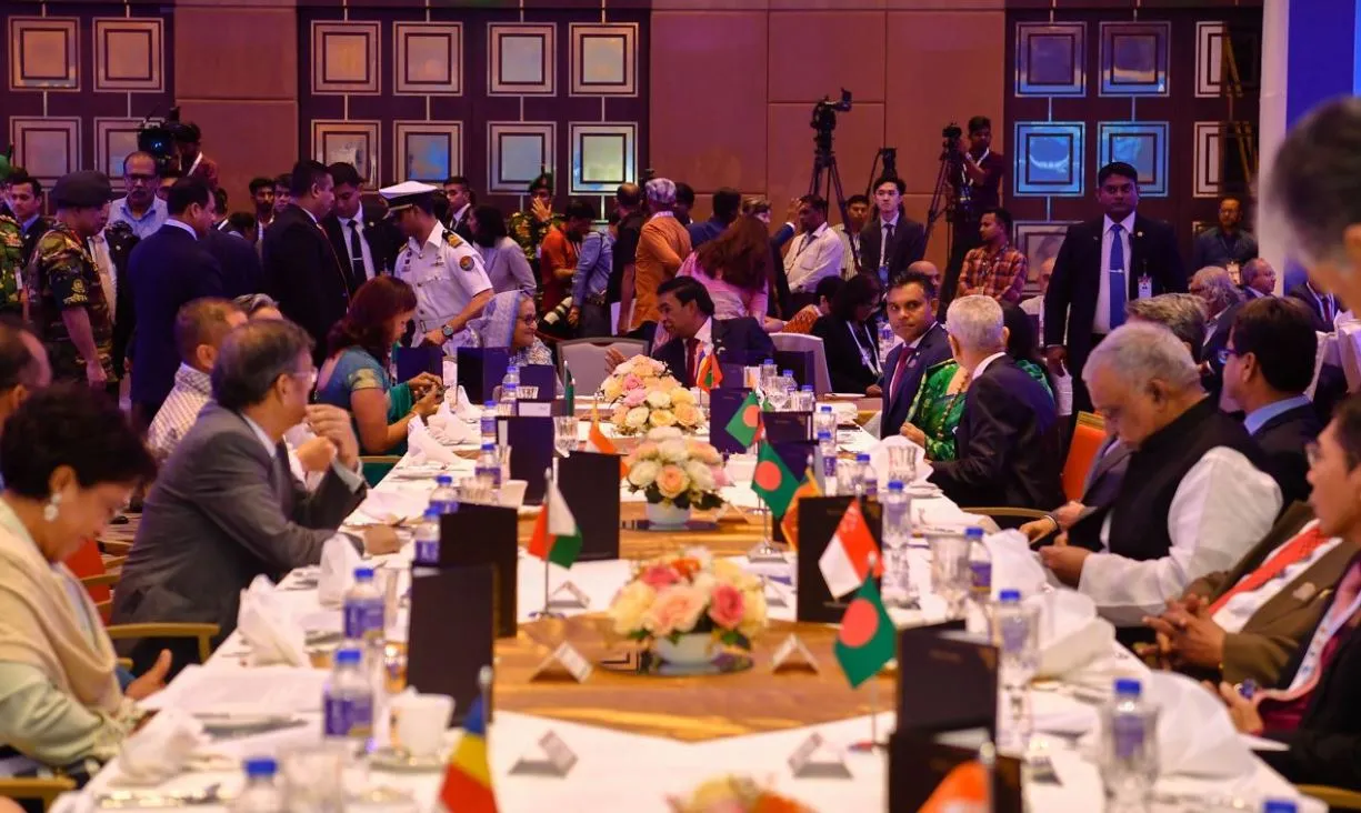 ބަންގްލަދޭޝްގެ ބޮޑުވަޒީރު ދެއްވި ފަރިއްކޮޅެއްގައި ރައީސުލްޖުމްހޫރިއްޔާގެ ނައިބު ބައިވެރިވެވަޑައިގެންފި