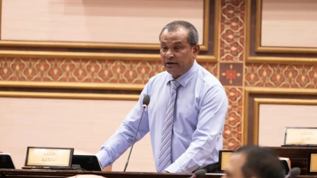 "ދައުލަތުން ރައްޔިތުންނަށް ދޭންޖެހޭ ފައިސާ ނުދިނީމާ ދައުލަތްވެސް ޖޫރިމަނާ ކުރާ ގާނޫނެއް ހަދަންޖެހޭ"