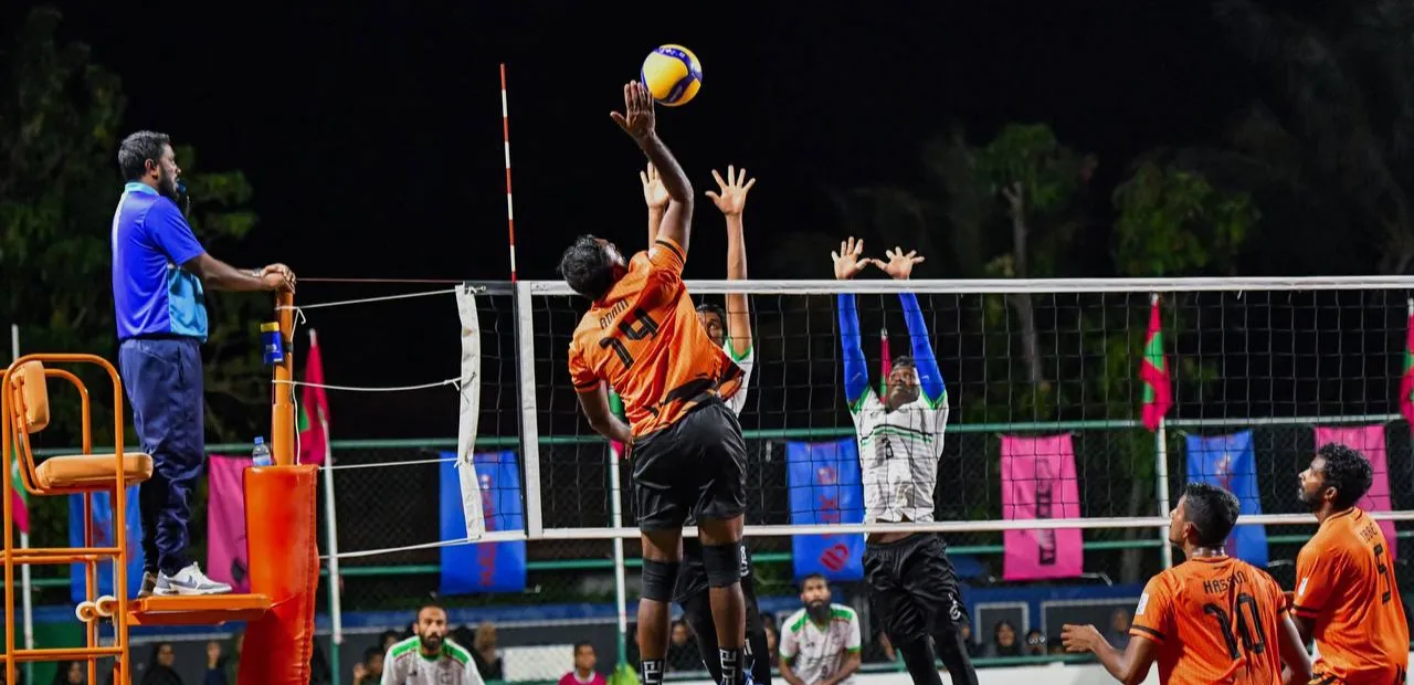 ކޯކޯ އާއި ބޭރިއަންސް ވާދަކުރި މެޗުގެ ތެރެއިިން.