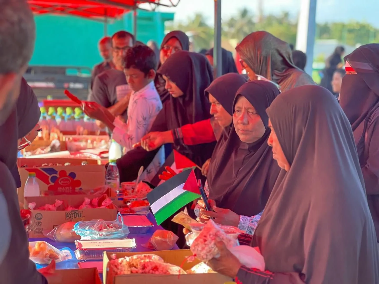 ކެނދިކުޅުދޫ ސުކޫލުން ޣައްޒާއަށް އެހީވުމަށް 47،670 ރުފިޔާ ހަދިޔާ ކޮށްފި