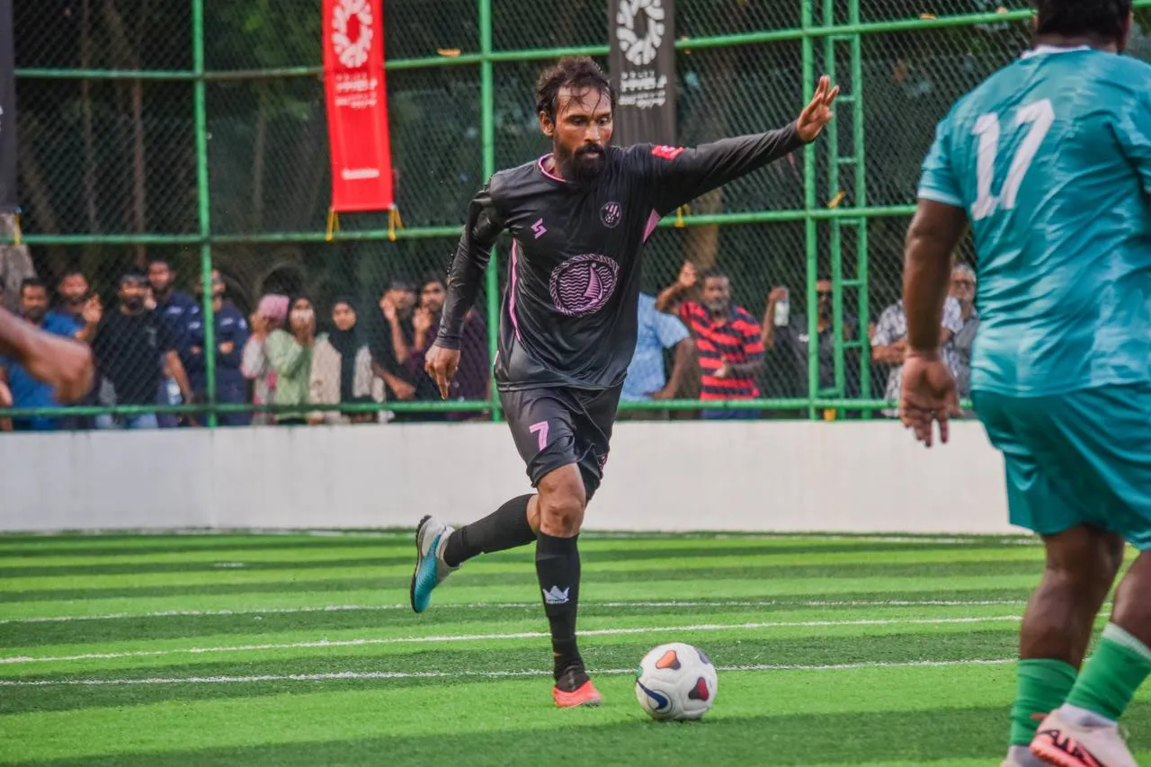 ދުވާފަރާއި ހުޅުދުއްފާރު ވާދަކުރި މެޗުގެ ތެރެއިން...