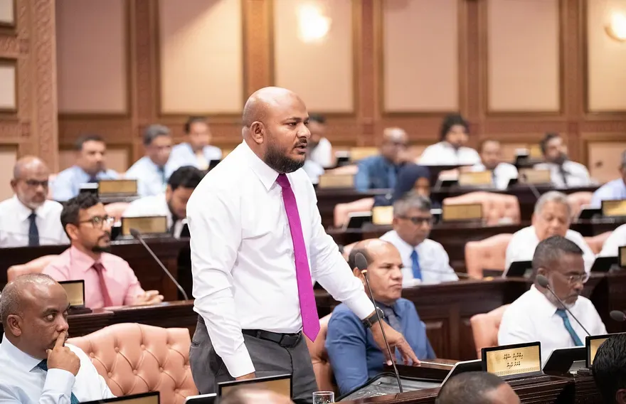 މޯލްޑިވްސް 2.0 ގެ ދަށުން ޕްރޮކިއުމަންޓް ނިޒާމުގައި އިންސާނުންގެ ދައުރު މަދުވާނެ: މެންބަރު ޝުޖާއު