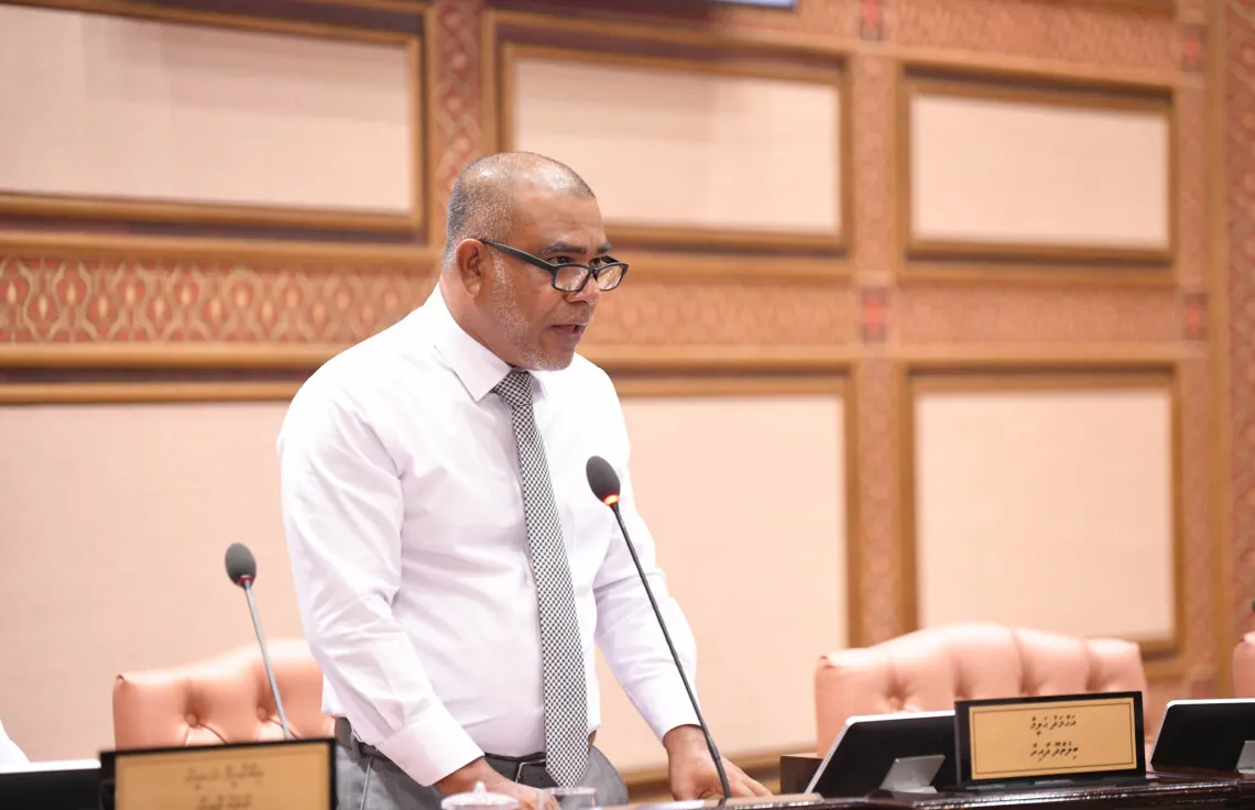 ބަޖެޓުން ފުށިދިއްގަރު ފަޅު އުނި ކުރީ ގައުމީ ވިސްނުމެއްގައެއް ނޫން: އަހްމަދު ހަލީމް