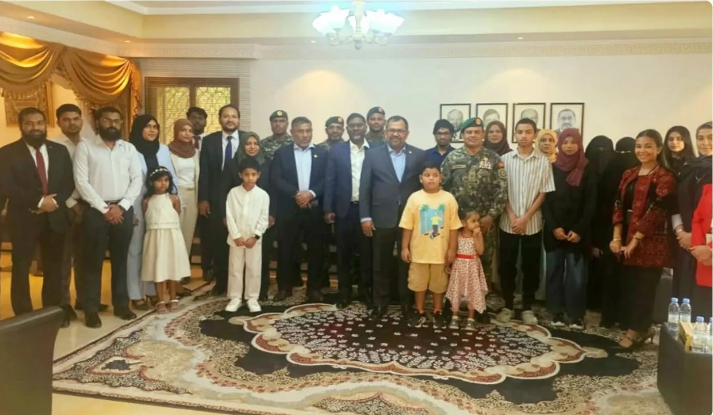 ރިޔާދުގައި ދިރިއުޅޭ ދިވެހިރައްޔިތުންނާ ޚާރިޖީ ވަޒީރު ބައްދަލުކުރައްވައިފި