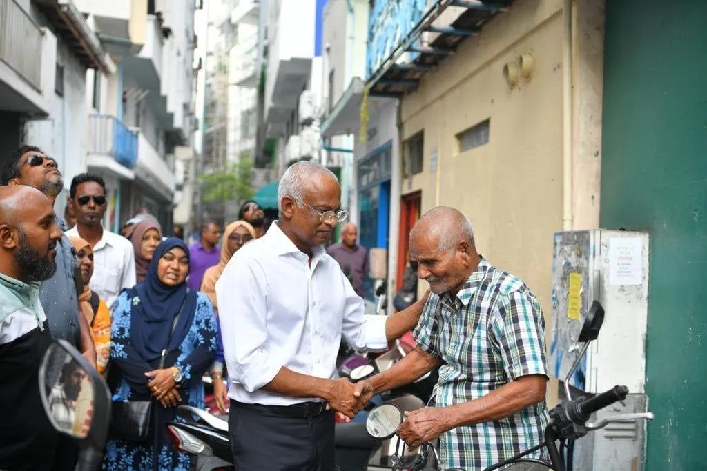 ކެންޕެއިން ކުރެއްވުމަށް ރައީސް ޞާލިހު، މިއަދު މާލޭގައި ދޮރުން ދޮރަށް ހިންގަވާނެ!