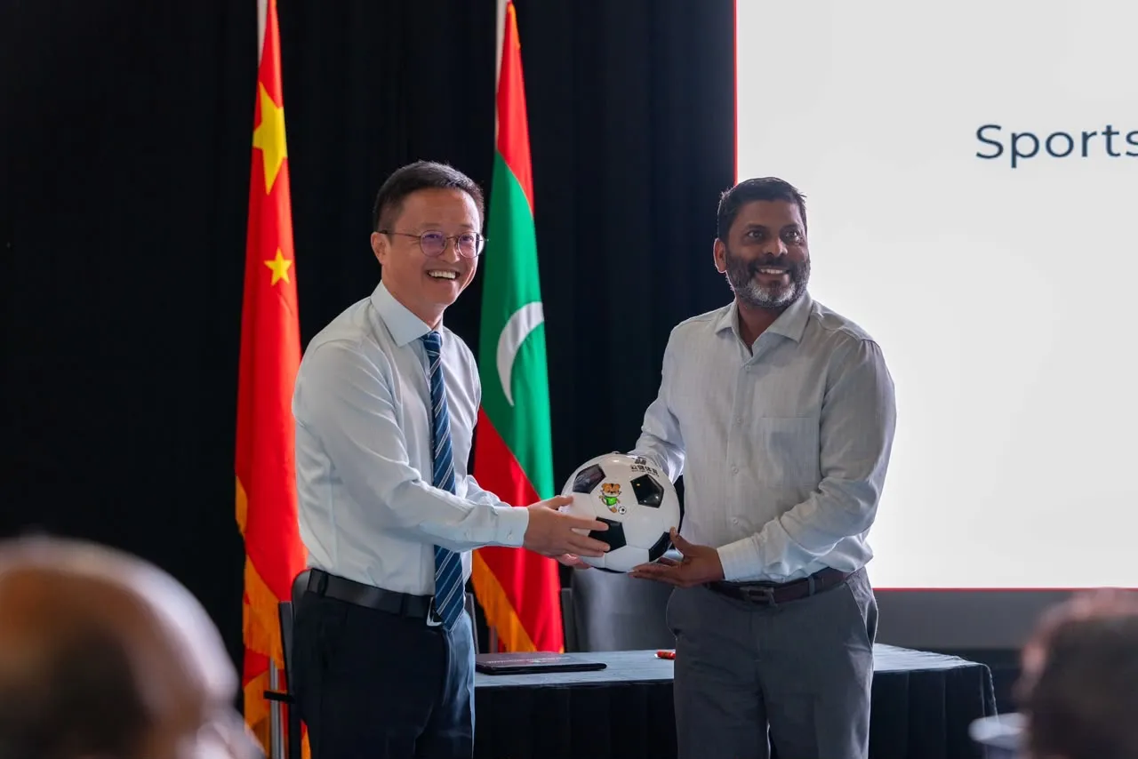 ޗައިނާ ސަފީރު މިނިވަން ދުވަހުގެ ތަހުނިޔާ ރާއްޖެއަށް ފޮނުއްވައިފި